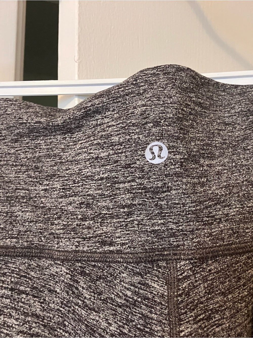 lululemon athletica Women’s Align 7/8  Heather Gray Leggings - Picture 3 of 5